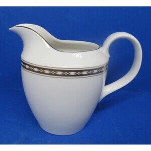 Royal Doulton New Romance Collection Cotillion Creamer